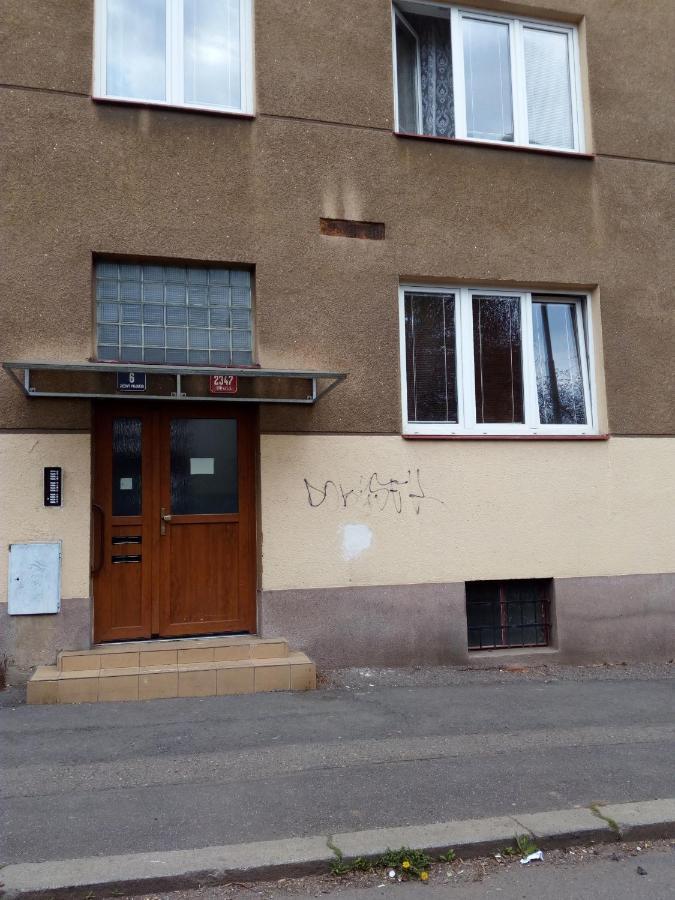 Ruzovy Paloucek Apartamento Ústí nad Labem Exterior foto